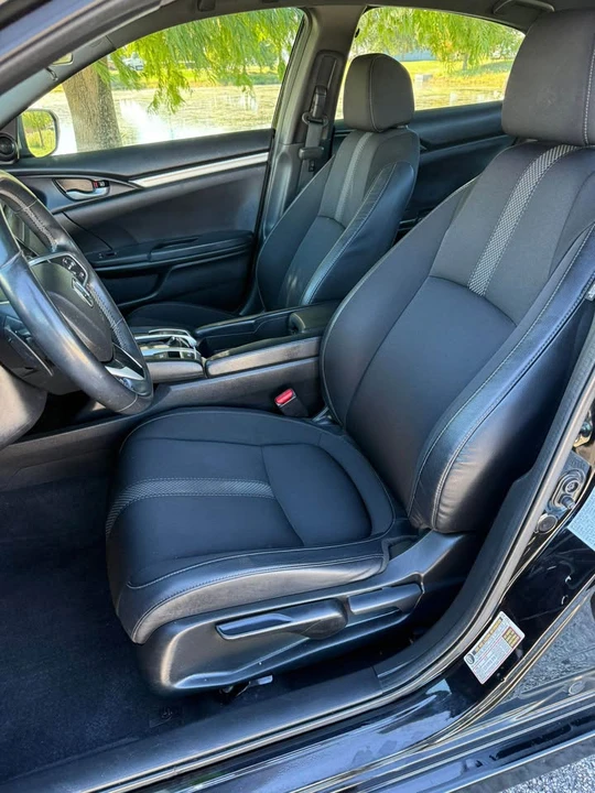 2020 Honda Civic 10th Gen - Image 9 of 13
