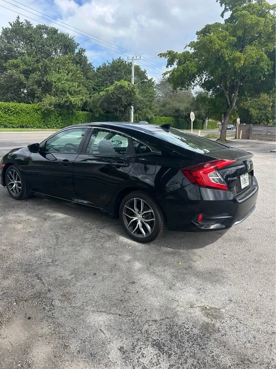 2020 Honda Civic 10th Gen - Image 9 of 13