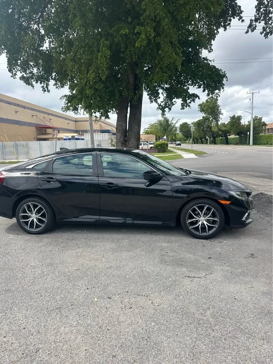 2020 Honda Civic 10th Gen - Image 6 of 13