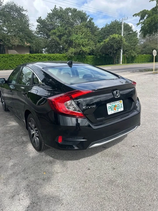 2020 Honda Civic 10th Gen - Image 8 of 13