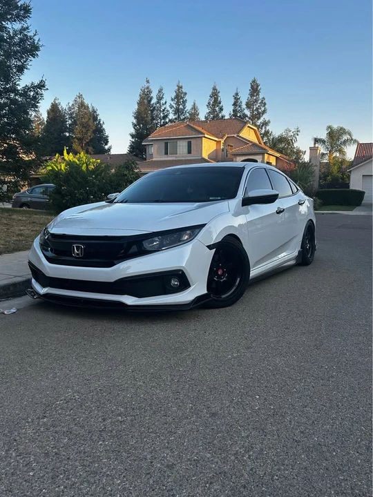 2020 Honda Civic 10th Gen - Image 2 of 6