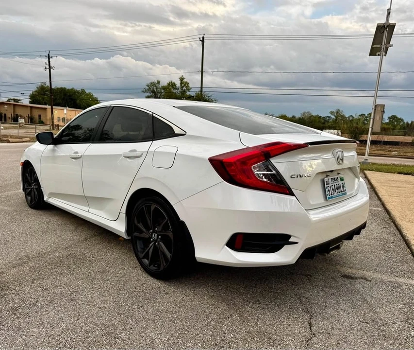 2020 Honda Civic 10th Gen - Image 3 of 13