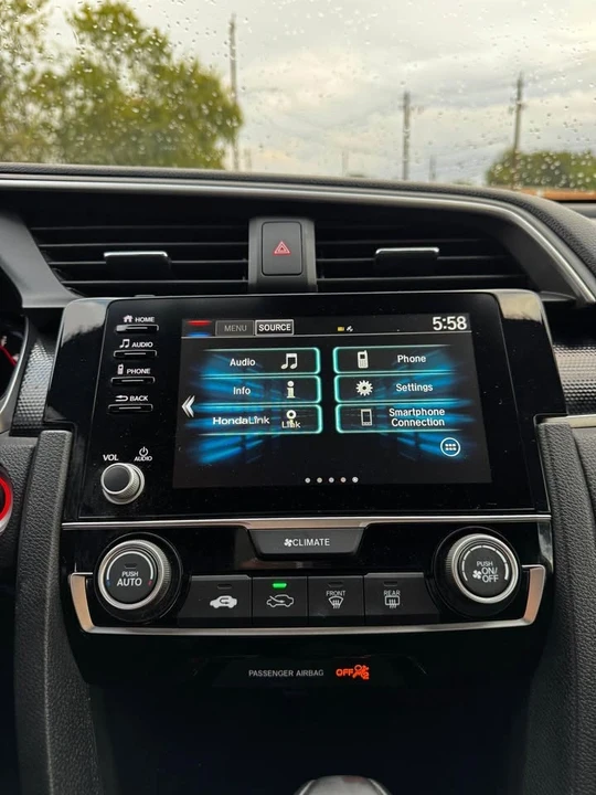 2020 Honda Civic 10th Gen - Image 8 of 13