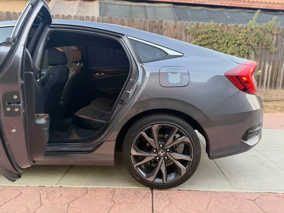 2020 Honda Civic 10th Gen - Image 8 of 16
