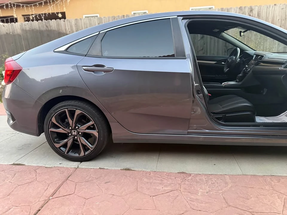 2020 Honda Civic 10th Gen - Image 12 of 16