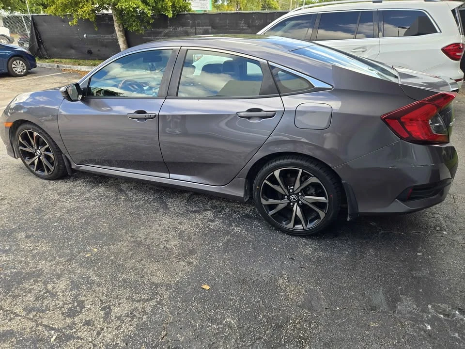 2020 Honda Civic 10th Gen - Image 4 of 9