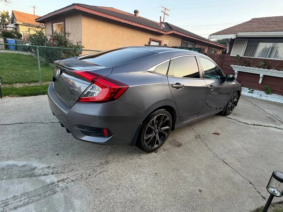 2020 Honda Civic 10th Gen - Image 4 of 10