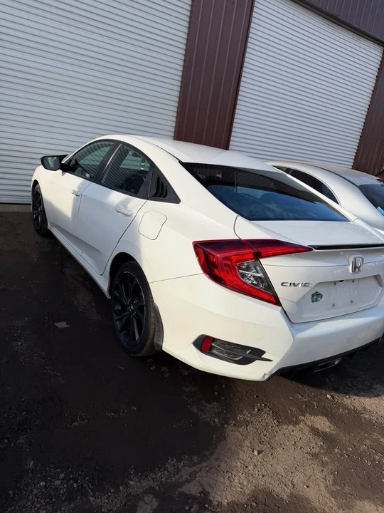2020 Honda Civic 10th Gen - Image 2 of 5