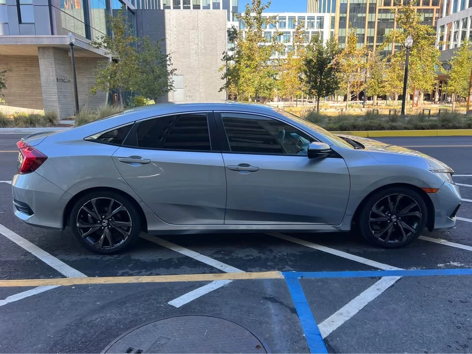 2020 Honda Civic 10th Gen - Image 4 of 13
