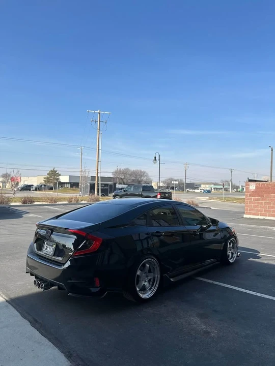 2020 Honda Civic 10th Gen - Image 3 of 18