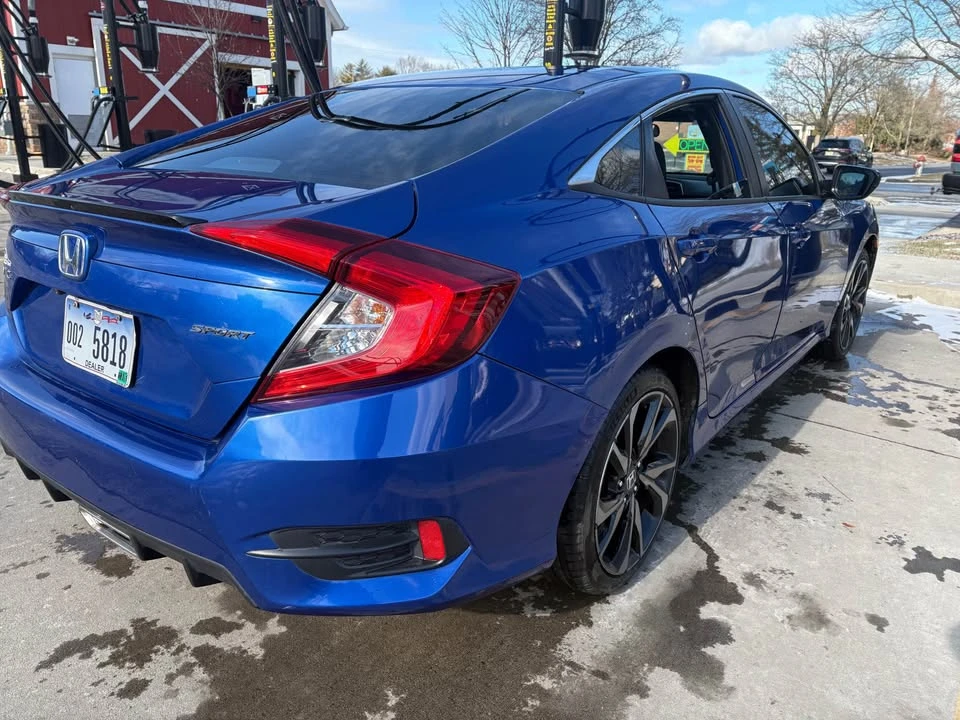 2020 Honda Civic 10th Gen - Image 10 of 16
