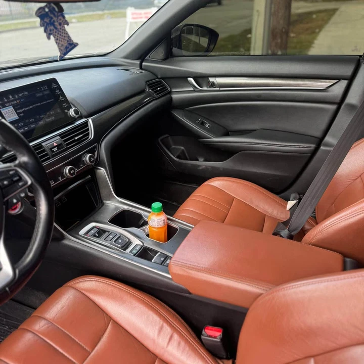 2020 Honda Civic 10th Gen - Image 9 of 13