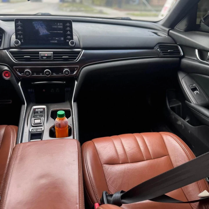2020 Honda Civic 10th Gen - Image 10 of 13