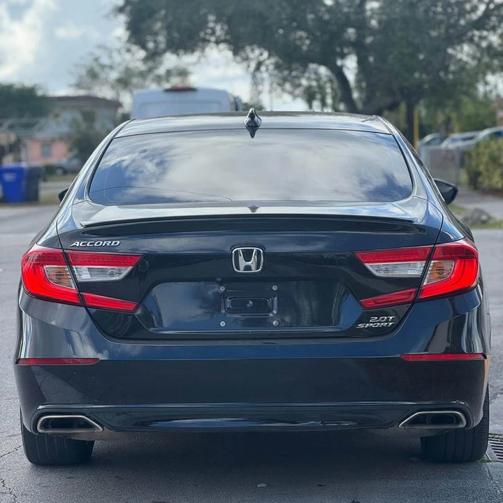 2020 Honda Civic 10th Gen - Image 6 of 13