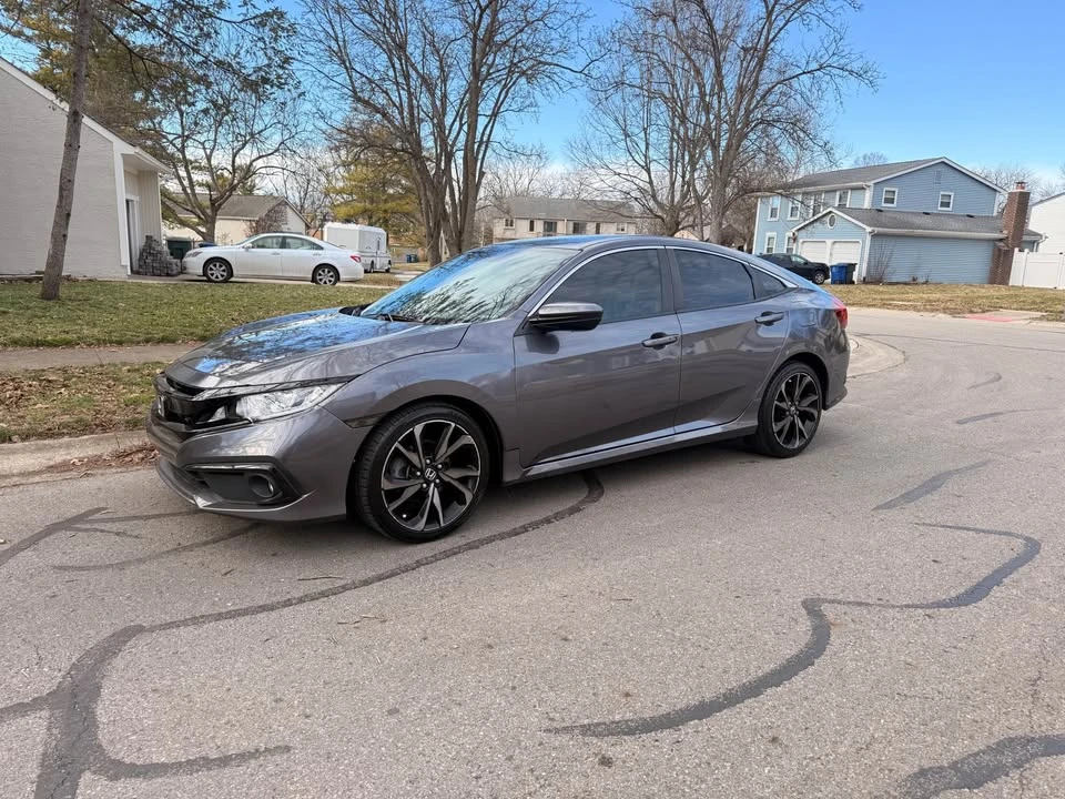 2020 Honda Civic 10th Gen - Image 2 of 12