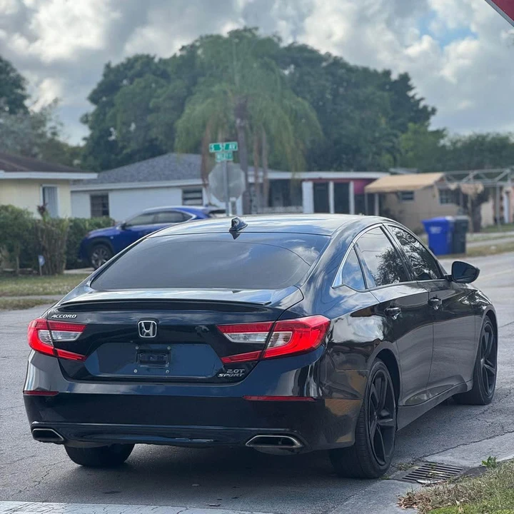 2020 Honda Civic 10th Gen - Image 5 of 13