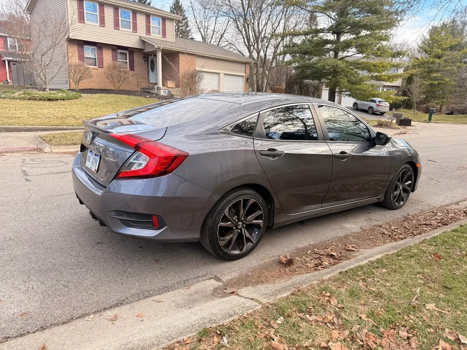 2020 Honda Civic 10th Gen - Image 5 of 12
