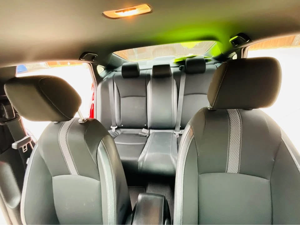 2020 Honda Civic 10th Gen - Image 12 of 16