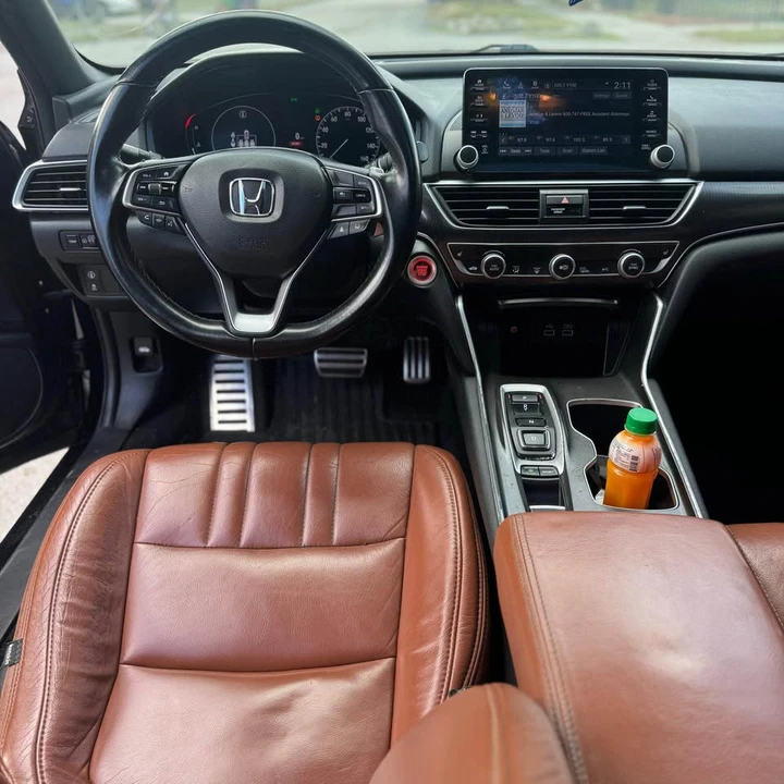 2020 Honda Civic 10th Gen - Image 8 of 13