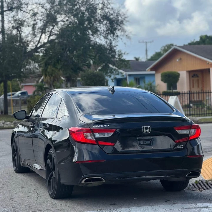 2020 Honda Civic 10th Gen - Image 7 of 13
