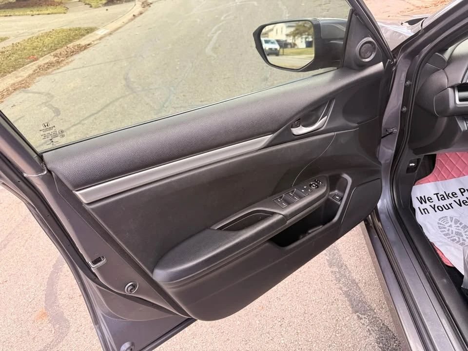 2020 Honda Civic 10th Gen - Image 10 of 12