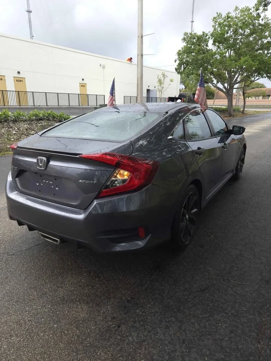 2020 Honda Civic 10th Gen - Image 4 of 15