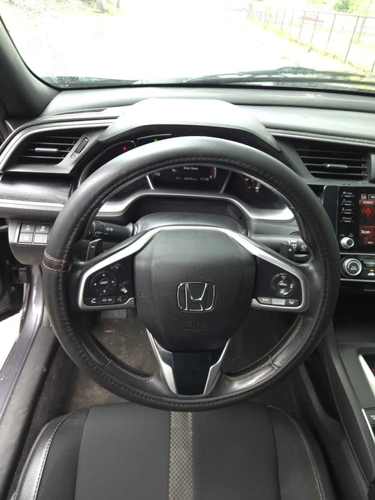 2020 Honda Civic 10th Gen - Image 9 of 15