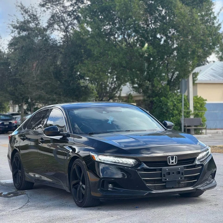 2020 Honda Civic 10th Gen - Image 3 of 13