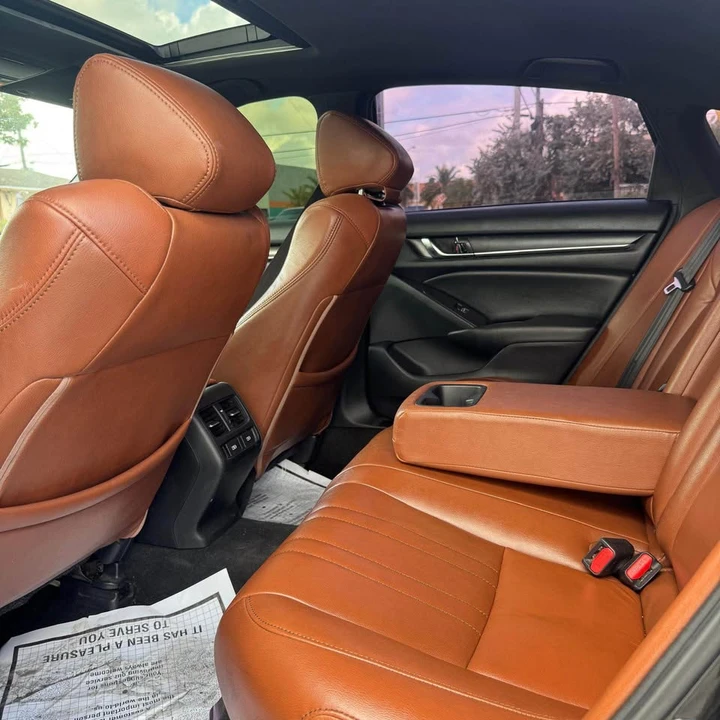2020 Honda Civic 10th Gen - Image 12 of 13