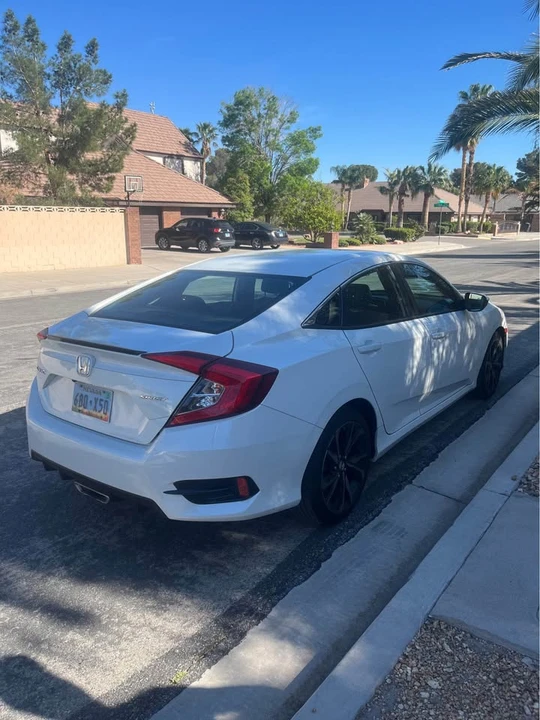 2020 Honda Civic 10th Gen - Image 4 of 10