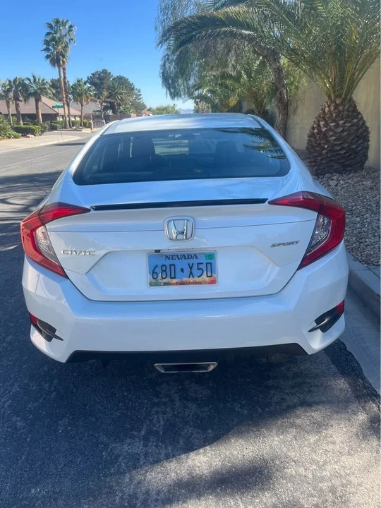 2020 Honda Civic 10th Gen - Image 8 of 10