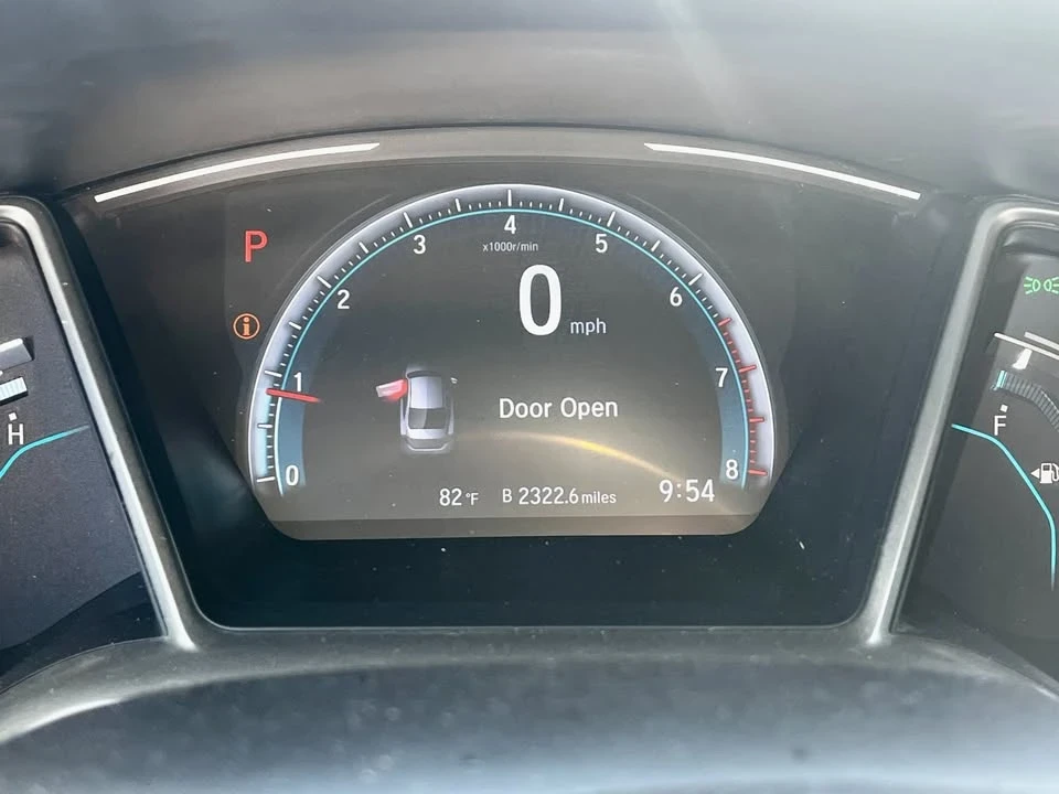 2020 Honda Civic 10th Gen - Image 13 of 17