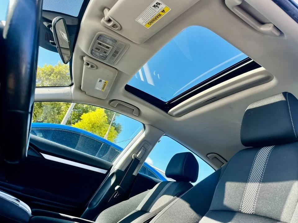 2020 Honda Civic 10th Gen - Image 15 of 17