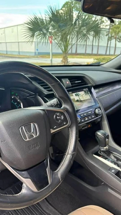 2020 Honda Civic 10th Gen - Image 10 of 16