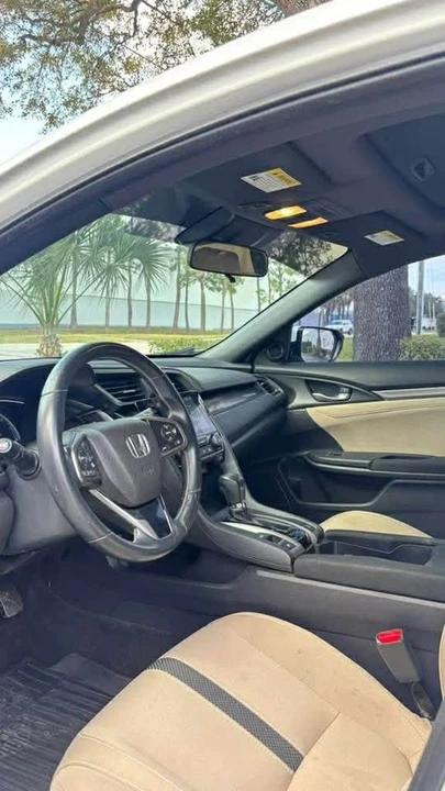 2020 Honda Civic 10th Gen - Image 11 of 16