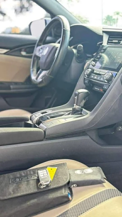 2020 Honda Civic 10th Gen - Image 14 of 16
