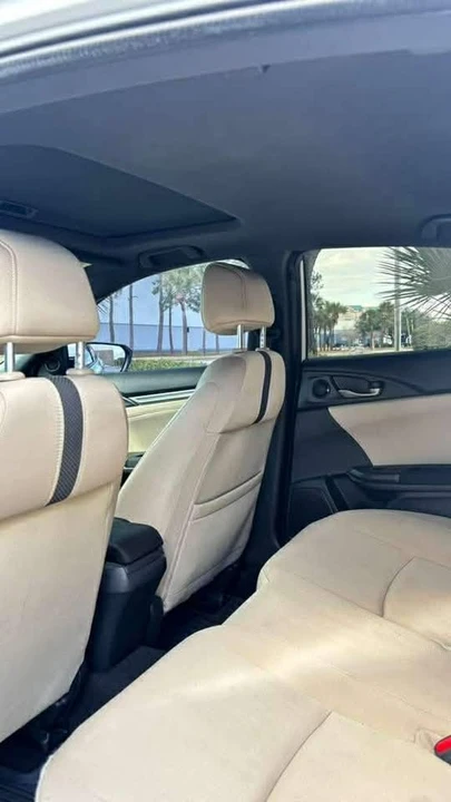 2020 Honda Civic 10th Gen - Image 12 of 16