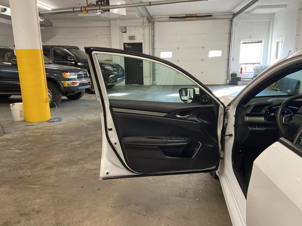2020 Honda Civic 10th Gen - Image 10 of 20