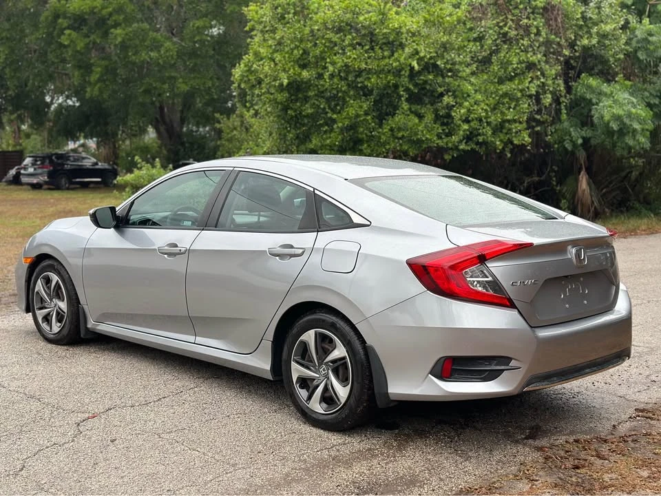 2020 Honda Civic 10th Gen - Image 12 of 15
