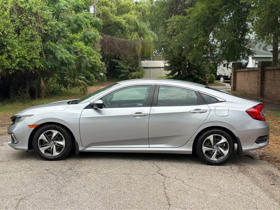 2020 Honda Civic 10th Gen - Image 2 of 15