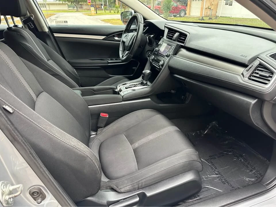 2020 Honda Civic 10th Gen - Image 10 of 15