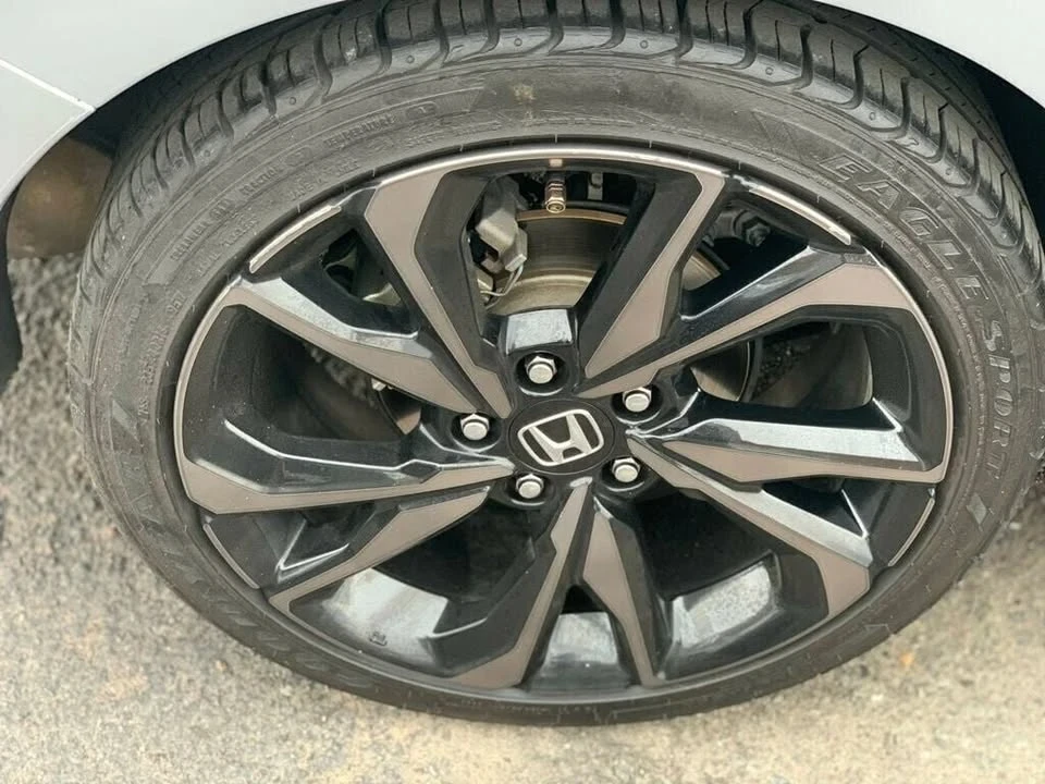 2020 Honda Civic 10th Gen - Image 11 of 20