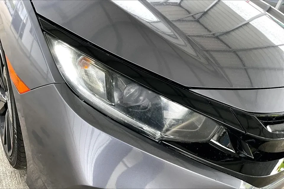 2020 Honda Civic 10th Gen - Image 9 of 15