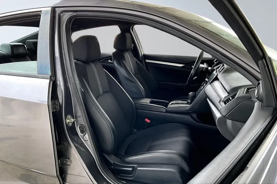 2020 Honda Civic 10th Gen - Image 8 of 15