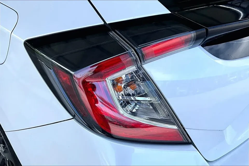 2020 Honda Civic 10th Gen - Image 16 of 18