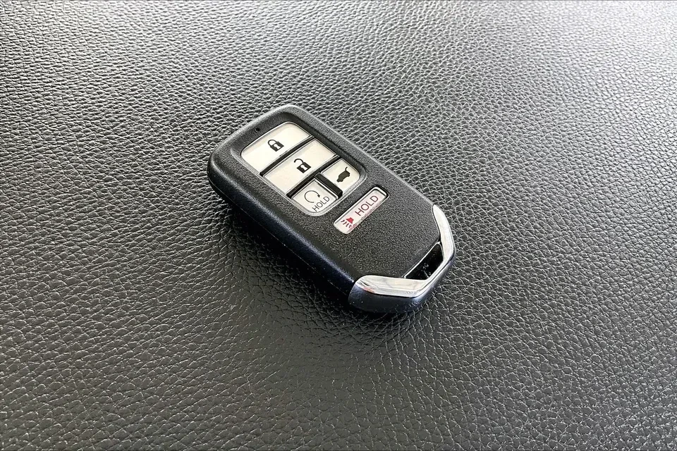 2020 Honda Civic 10th Gen - Image 10 of 18