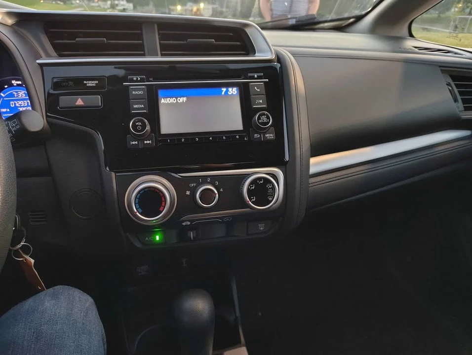 2020 Honda Fit - Image 7 of 10