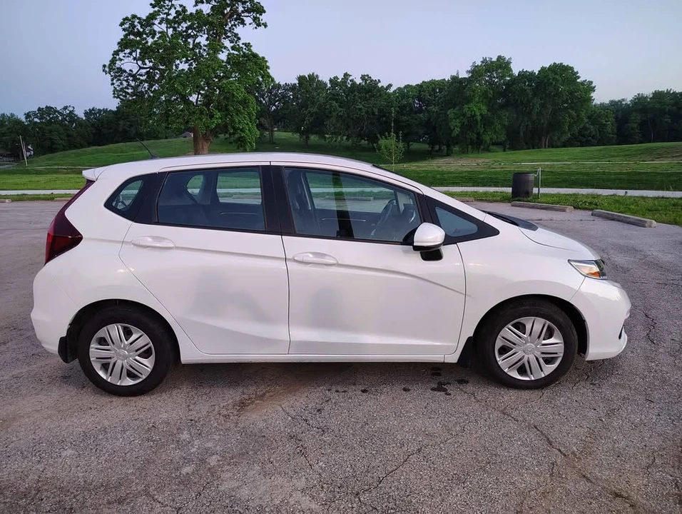 2020 Honda Fit - Image 3 of 10