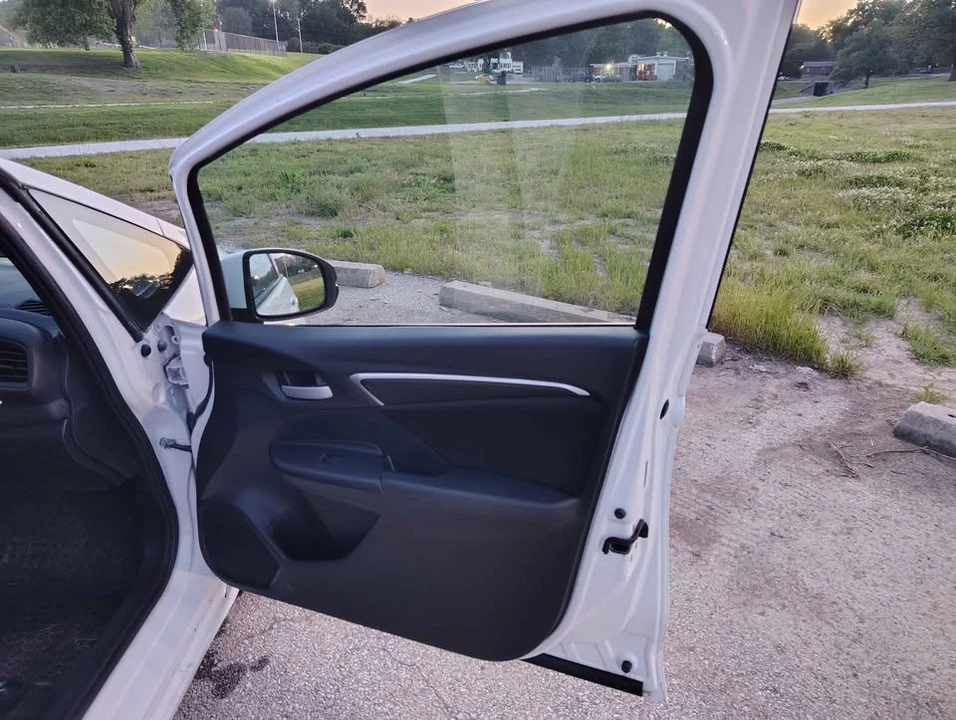2020 Honda Fit - Image 6 of 10