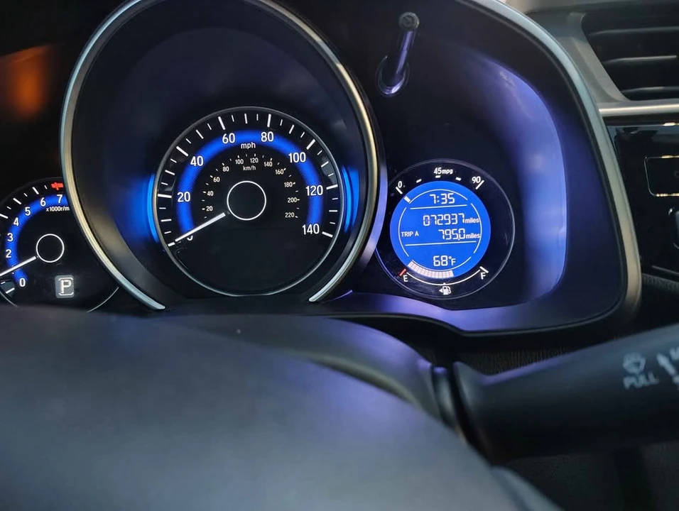 2020 Honda Fit - Image 8 of 10